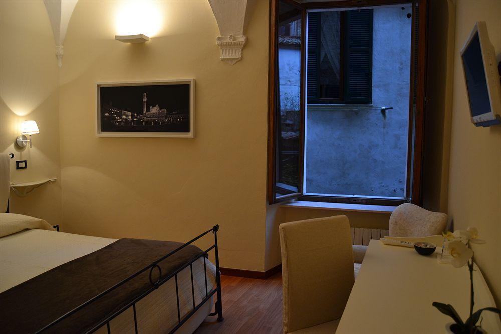B&B Quattro Cantoni Siena Luaran gambar